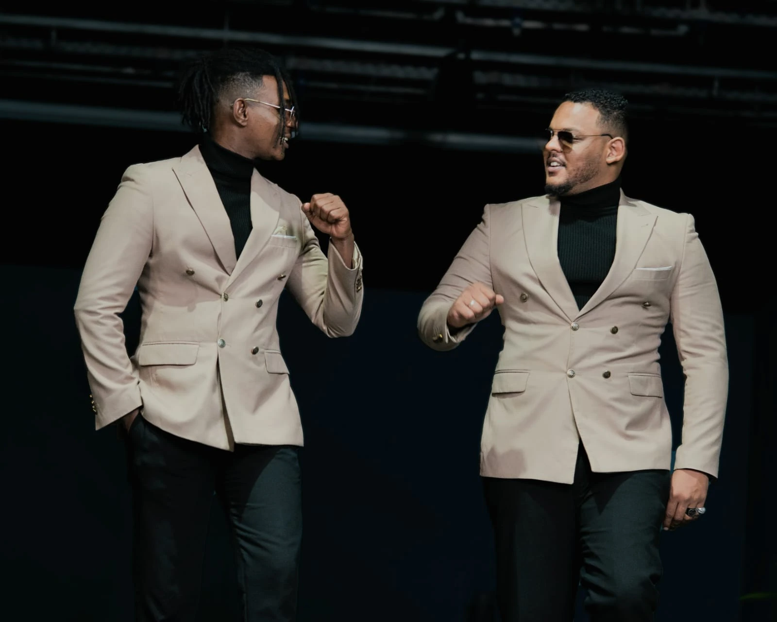 Performance in beige